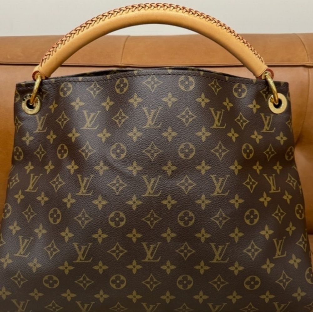Authentic Louis Vuitton Artsy Monogram Hobo Shoulder Bag